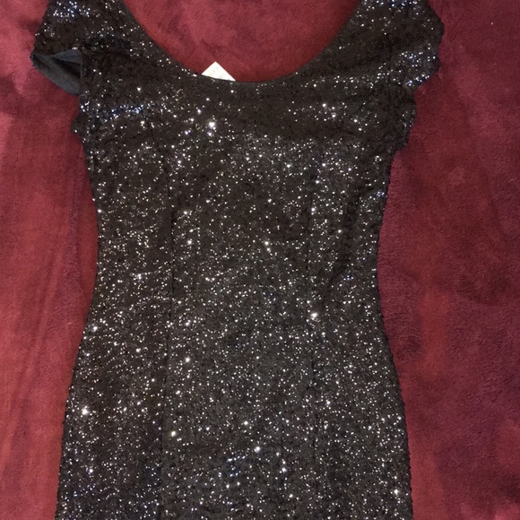 H&M Dresses & Skirts - H&M LITTLE BLACK DRESS